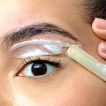 Preparing the Skin Before an At-Home Eyebrow Wax